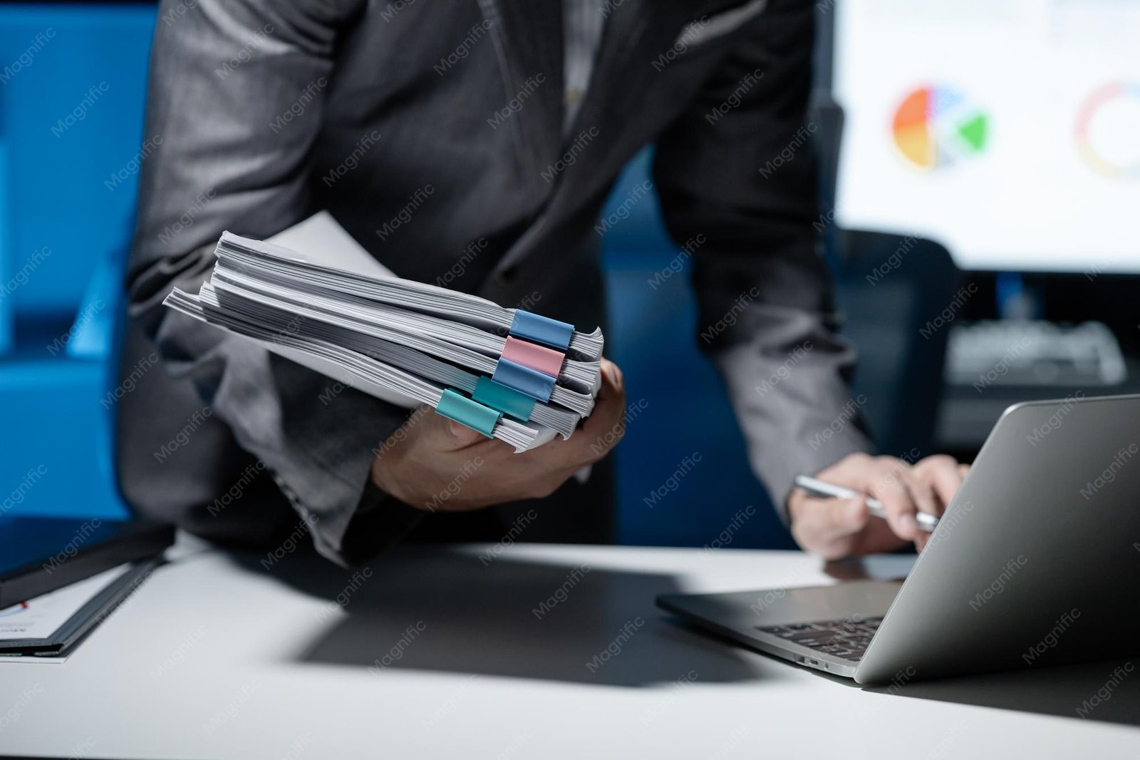 Fact checking and source verification during AI research